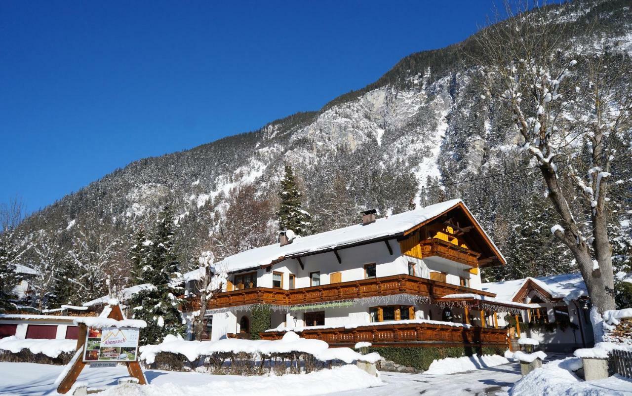 Gaestehaus Almrausch, Ferienanlage Mit Pool Нассерайт Экстерьер фото
